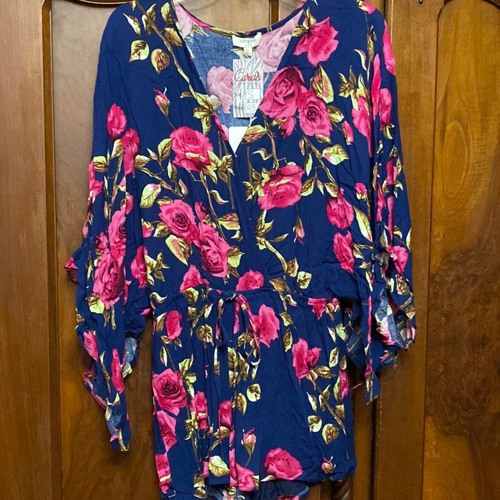 NWT Umgee Navy/Pink Floral Romper - Small